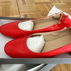 Everlane Leather Day heel  Red Color Size 5